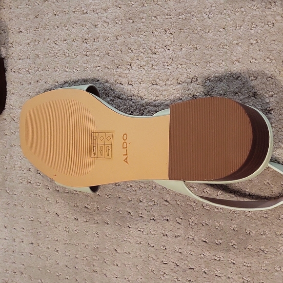 Shoes - Picture 5 of 8